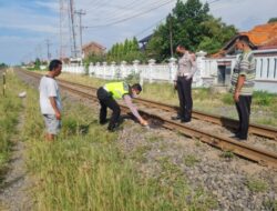Tewas di TKP, Pengendara Motor Nekat Terobos Palang Pintu KA Pejagan, Brebes