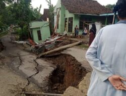 Cuaca Ekstrem Berakibat Tanah Desa Cilangkap, Lebak Bergeser
