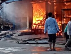 Kebakaran Ruko di Simeulue, Sebanyak 17 Jiwa Diungsikan ke Tenda Darurat