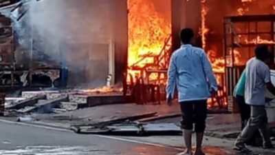 Kebakaran Ruko di Simeulue, Sebanyak 17 Jiwa Diungsikan ke Tenda Darurat