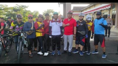Kapolres Pesawaran Lepas Peserta Gowes, Peringati Hari Bhayangkara ke 76