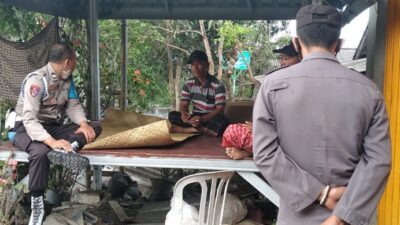 Diduga Gangguan Jiwa, Seorang Warga Desa Lekor Diborgol Polsek Janapria, Loteng