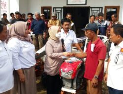 Anggota DPR RI Fraksi Gerindra Salurkan Bantuan Alsintan ke Gapoktan Lampung Tengah