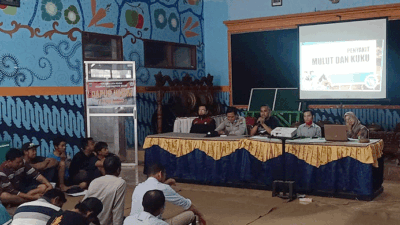 Polres Batu bersama Ikatan Dokter Hewan Bagikan Micro Enzim ke Peternak Sapi
