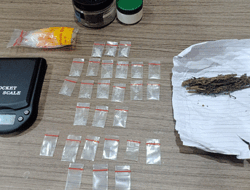 Istri Tertangkap Suami Buron, Warga Empat Lawang Simpan Sabu di Kusen Pintu