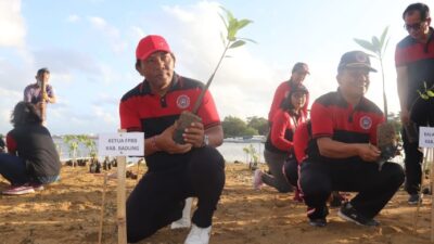 Penanaman Pohon Mangrove di Lingkungan Tahura Ngurah Rai Pulau Pudut Tanjung Benoa