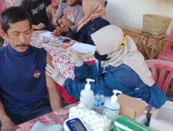 Perhutani Bondowoso dan Kimia Farma Jember Vaksinasi Booster Masyarakat Sekitar Hutan