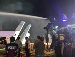 KMP Nusa Penida Terbakar saat Docking, Seorang Korban Tewas Ditemukan Dalam Kapal, Lobar