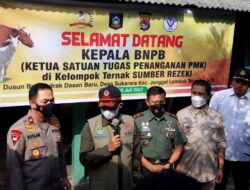 Kapolsek Jonggat, Loteng Dampingi Kepala BNPB Laksanakan Vaksinasi Simbolis Hewan Ternak