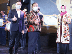 Bupati Brebes Raih Satria Brand Award 2022 Kategori Kepala Daerah Inovatif