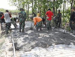 Personel Gabungan TMMD ke-114 Serbu Pengerjaan Fisik