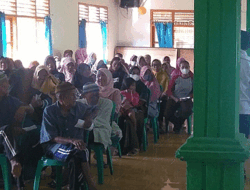 Jelang HUT ke-77 RI Tiyuh Penumangan Baru Bagikan BLT- DD ke 98 KPM