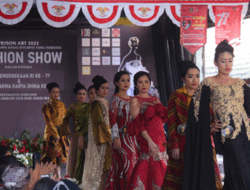 Peragakan Kostum Karya Desainer Lokal, Warga Binaan Lapas Banyuwangi Bak Model Terkenal