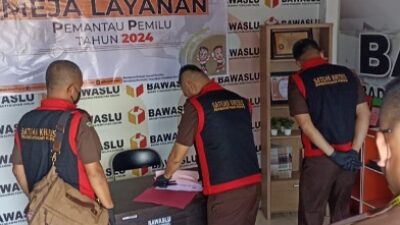 Timsus Kejari Geledah Kantor Komisioner Bawaslu Kota Prabumulih, Sejumlah Barang Bukti Disita