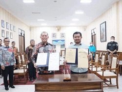 Pj Bupati OKU Tanda Tangani MoU Kerja Sama Sistim Pemerintahan Berbasis Elektronik
