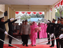 Kapolres Lombok Tengah Laksanakan Wisuda Purna Tugas Personel