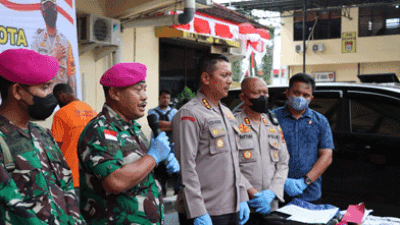 Polisi Bersama TNI-AL Tangkap Pemilik 10 Bungkus Ganja Kering di Perbatasan RI-PNG