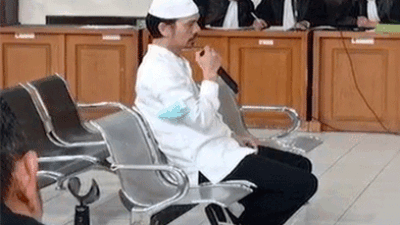 Kasus Gratifikasi Rp 10 Miliar, Oknum Polisi AKBP Delizon Dihadirkan di Persidangan