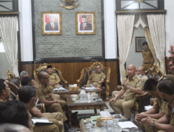 Nasib Honorer K2 Siap Diperjuangkan Pj Bupati OKU Teddy Meilwansyah