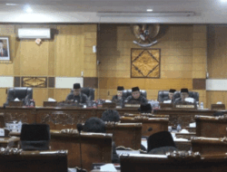 Paripurna DPRD OKU Tentang Pengesahan Nota Keuangan KUA PPAS 2022 Dihadiri Pj Bupati Teddy Meilwansyah