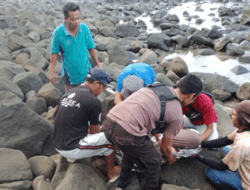 Penemuan Jenazah Laki-laki Korban Terseret Arus Saat Memancing di Pantai Semeti, Lombok Tengah