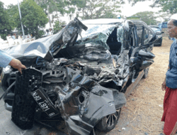 Kecelakaan Minibus vs Truk di By Pass Lombok Tengah, Dua Korban Dilarikan ke Rumah Sakit