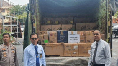 Polda Sumatera Selatan Sita Ribuan Botol Miras Tanpa Izin Edar