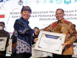 Penghargaan Terbaik ke-2 se-Provinsi Sumsel Aksi Konvergensi Penurunan Stunting Diterima Pj Bupati OKU