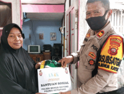 Polsek Benua Kayong Salurkan Bantuan ke Warga Masyarakat Terdampak Kenaikan BBM