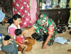 Bantu Anak Asuh Stunting, Babinsa Jatirokeh Koramil 17 Songgom, Brebes Salurkan Makanan Bergizi