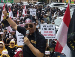 Dapat Banyak Desakan, Henry Yosodiningrat Mundur dari Kuasa Hukum Teddy Minahasa