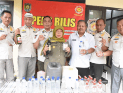 Gelar Operasi Miras di Dua Kecamatan, Satpol PP Purworejo Sita Ratusan Botol Oplosan