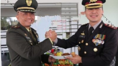 HUT ke 77 TNI, Dandim Sintang Dapat Kejutan Tumpeng dari Kapolres AKBP Tommy