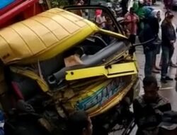 Diduga Sopir Mengantuk, Truk Adu Banteng di KM 16 Purworejo – Magelang, Berimbas Kemacetan Panjang