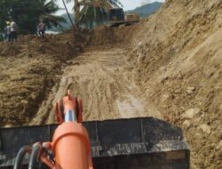 Sempat Terputus Akibat Longsor, Jalan Nasional Mamuju – Majene Sudah Bisa Dilewati