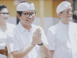 Karya Ngenteg Linggih Pura Dalem Sukun Banjar Saren Desa Sibangkaja Dihadiri Sekda Adi Arnawa