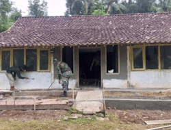 Babinsa Masuk Dapur Kodim 0708 Purworejo Kegiatan RTLH Desa Kaliningko Capai 55 Persen