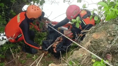 Seorang Wisatawan Terjatuh di Tebing Broken Beach, Klungkung, Bali, Tim SAR Gabungan Berhasil Evakuasi