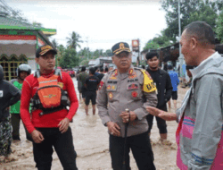 Kapolres Polewali Mandar, Sulbar Pantau Lokasi Bencana Banjir di Desa Sepa Batu, Tinambung