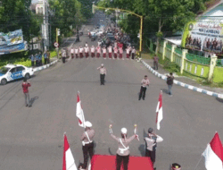 Pelajar dan Masyarakat Peringati Hari Pahlawan di Monumen Ki Hajar Dewantoro, Jombang