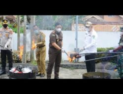 Kajari Kabupaten OKU Selatan Musnahkan 12 Barang Bukti Tindak Pidana Umum