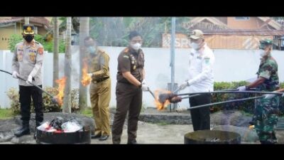 Kajari Kabupaten OKU Selatan Musnahkan 12 Barang Bukti Tindak Pidana Umum