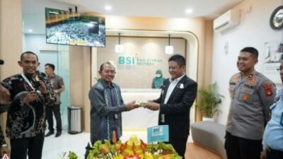 Bupati OKU Timur Resmikan Bank Syariah Indonesia KCP Kota Martapura