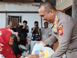 Polres Rejang Lebong Salurkan Paket Sembako di Kecamatan Binduriang