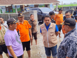 Wakil Bupati Jombang Pastikan Penyintas Banjir di Sejumlah Desa Sudah Ditangani dan Terima Bantuan