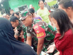 Koramil 06 Kersana, Brebes Laksanakan Kegiatan Sosial Jumat Berkah di Depan Makoramil