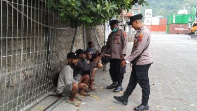 Polsek KPL Jayapura Lakukan Patroli, Monitoring Aktifitas di Dermaga dan Imbau Kamtibmas