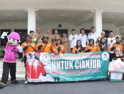 Jalankan Misi Kemanusiaan Gempa Cianjur, Bupati Jombang Lepas 10 Orang Relawan Baznas