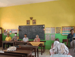 Jaga Kebersihan Bantaran Sungai Jati Mlerek, Polsek Ploso, Jombang Gelar Rakor Resik Kali