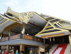 Wali Kota Pontianak, Kalimantan Barat Resmikan Rumah Adat Bugis